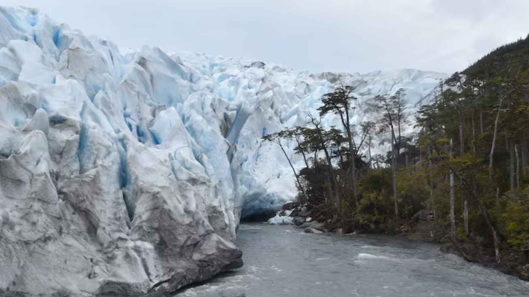 Argentina y Chile investigan plásticos en alta montaña: un proyecto binacional para proteger ecosistemas remotos