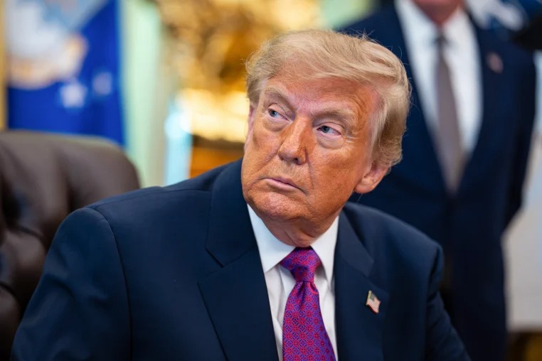 PRESIÓN A GRAN BRETAÑA: Trump dijo que puede revisar el apoyo a Londres por Malvinas